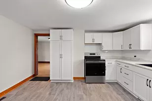387 2nd St S, Bayport, MN 55003 - Photo 5