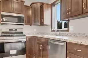 305 Kira Ct, Paynesville, MN 56362 - Photo 9