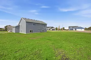 305 Kira Ct, Paynesville, MN 56362 - Photo 7