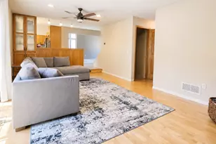 7001 46th St N, Oakdale, MN 55128 - Photo 9