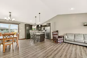284 Highlands Ave, Zumbrota, MN 55992 - Photo 9
