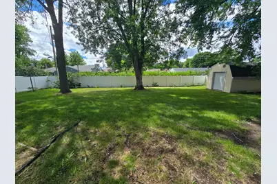 1106 6th Avenue SW, Pipestone, MN 56164 - Photo 3
