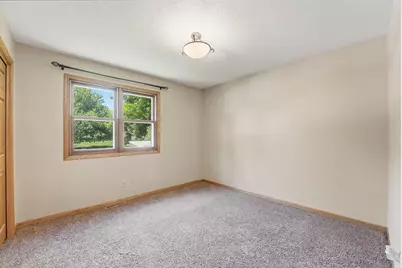 1413 12th Street SE, Willmar, MN 56201 - Photo 5