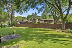 8015 Wynnwood Rd, Golden Valley, MN 55427 - Photo 35