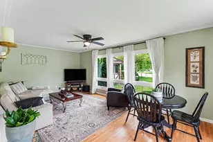 531 Locust St, Chaska, MN 55318 - Photo 3