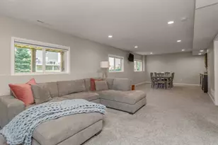 9231 Lighthouse Ln, Woodbury, MN 55129 - Photo 37