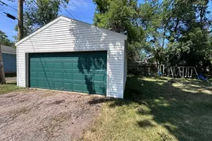 2835 8th Ave E, Hibbing, MN 55746 - Photo 3