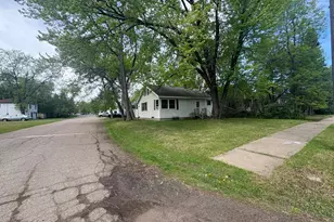 2835 8th Ave E, Hibbing, MN 55746 - Photo 15