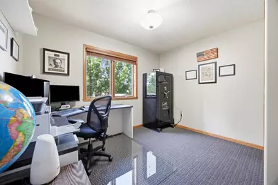 4724 Lavonne Court S, Fargo, ND 58104 - Photo 23