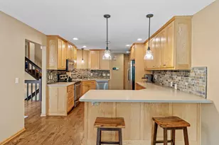 7611 Paulsen Dr, Eden Prairie, MN 55346 - Photo 9