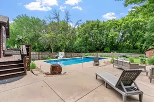 7611 Paulsen Dr, Eden Prairie, MN 55346 - Photo 41