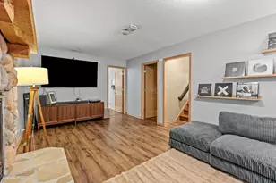 7611 Paulsen Dr, Eden Prairie, MN 55346 - Photo 27