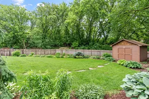 7611 Paulsen Dr, Eden Prairie, MN 55346 - Photo 43