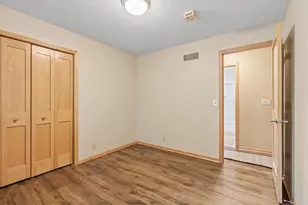 7611 Paulsen Dr, Eden Prairie, MN 55346 - Photo 25