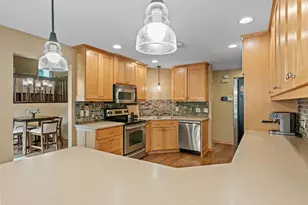 7611 Paulsen Dr, Eden Prairie, MN 55346 - Photo 11