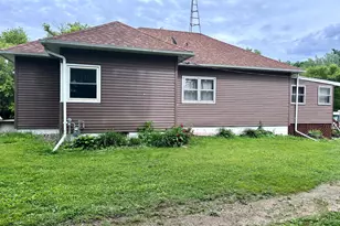 301 W 3rd St, Sherburn, MN 56171 - Photo 33