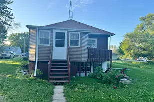 301 W 3rd St, Sherburn, MN 56171 - Photo 1