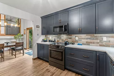12 Oak Shore Drive, Burnsville, MN 55306 - Photo 9
