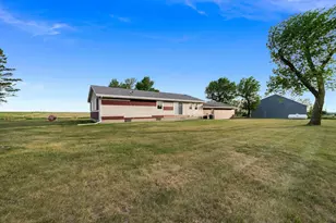 2137 50th Ave, Jasper, MN 56144 - Photo 5