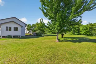 28064 Crane St, Isanti, MN 55040 - Photo 3