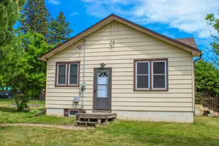 423 38th Street E, Hibbing, MN 55746 - Photo 3