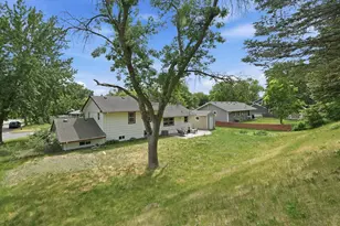 7944 Hillside Trail S, Cottage Grove, MN 55016 - Photo 11