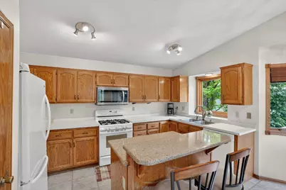 13806 Zarthan Court, Savage, MN 55378 - Photo 9