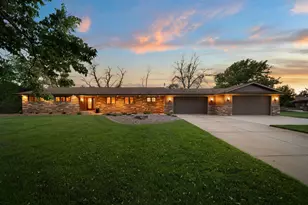 706 23rd St SW, Austin, MN 55912 - Photo 1