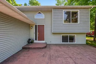 842 Colby St, Taylors Falls, MN 55084 - Photo 7