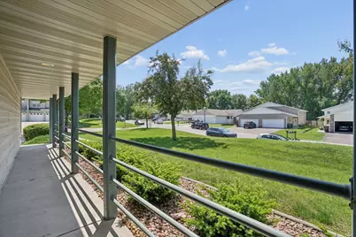 104 Morningside Drive NE, Hutchinson, MN 55350 - Photo 3