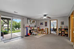 1896 Adele St, Maplewood, MN 55109 - Photo 41