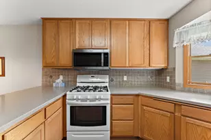 2618 Rosetown Ct, Roseville, MN 55113 - Photo 11