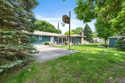 8117 Iris Drive N, Brooklyn Park, MN 55428 - Photo 47