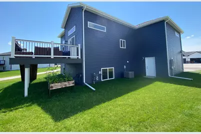 1819 67th Avenue S, Fargo, ND 58104 - Photo 3