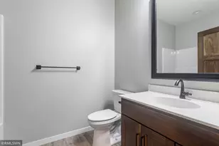 406 Kottke Ct SE, Hutchinson, MN 55350 - Photo 11