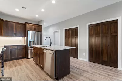 406 Kottke Court SE, Hutchinson, MN 55350 - Photo 3