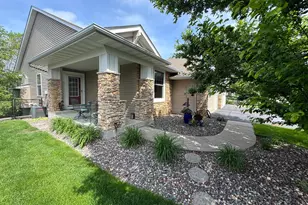 4711 Walnut Grove Ln N, Plymouth, MN 55446 - Photo 3