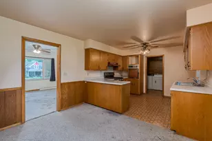 395 W Minnesota St, Le Center, MN 56057 - Photo 9