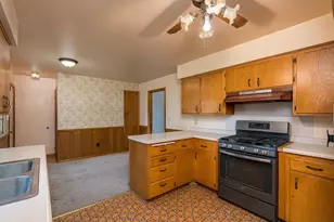 395 W Minnesota St, Le Center, MN 56057 - Photo 13