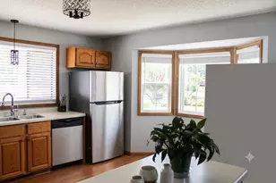 2401 Hazelwood St, Maplewood, MN 55109 - Photo 5