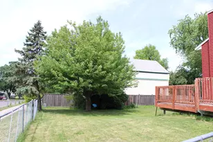 2401 Hazelwood St, Maplewood, MN 55109 - Photo 19