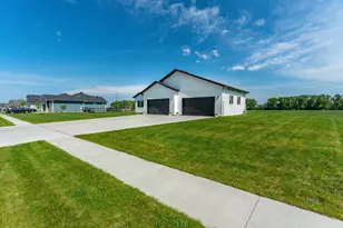 1426 Summerwood Trail W, Dilworth, MN 56529 - Photo 5