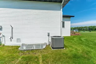 1426 Summerwood Trail W, Dilworth, MN 56529 - Photo 15