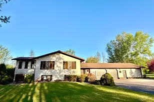 101 17th Ave NE, Roseau, MN 56751 - Photo 1