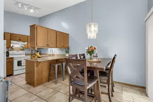 7654 12th St N, Oakdale, MN 55128 - Photo 9