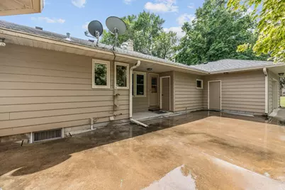 719 Park Avenue, Hamburg, MN 55339 - Photo 9