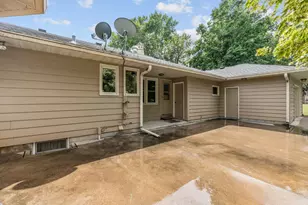 719 Park Ave, Hamburg, MN 55339 - Photo 9