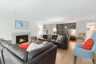 18150 Honeysuckle Ln, Wayzata, MN 55391 - Photo 7