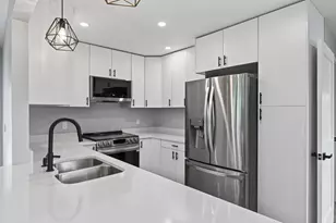 8912 Tretbaugh Dr, Bloomington, MN 55431 - Photo 11