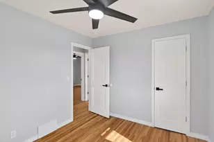 8912 Tretbaugh Dr, Bloomington, MN 55431 - Photo 29